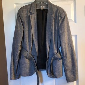 Jacket that will go great with black slacks.